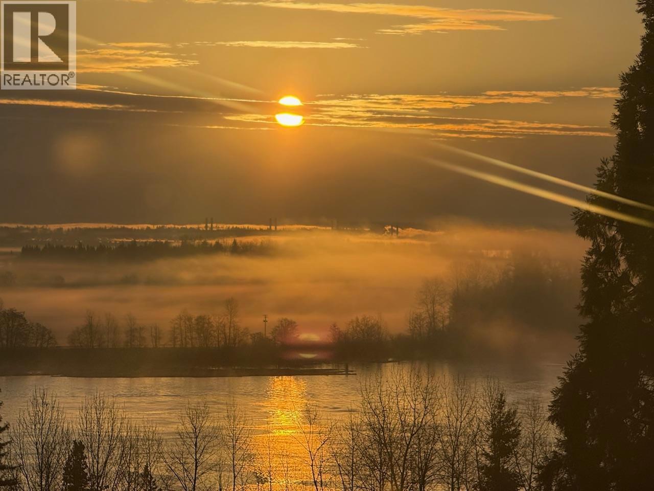 208 1140 CASTLE CRESCENT