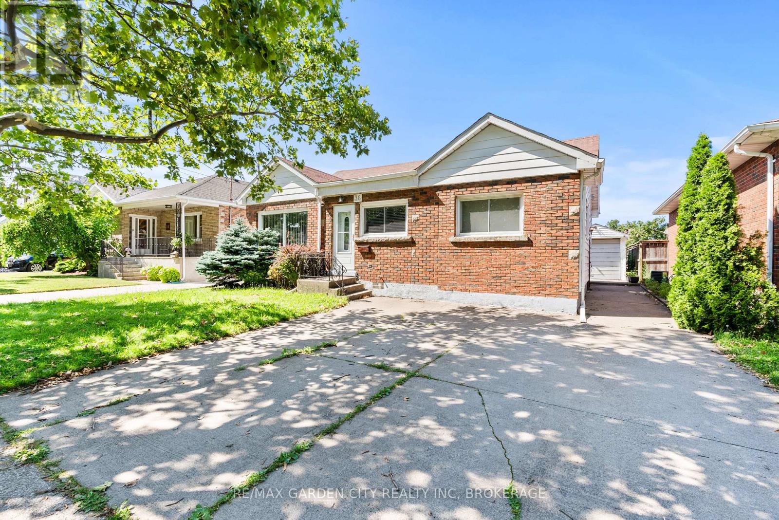 36 ROSE AVENUE