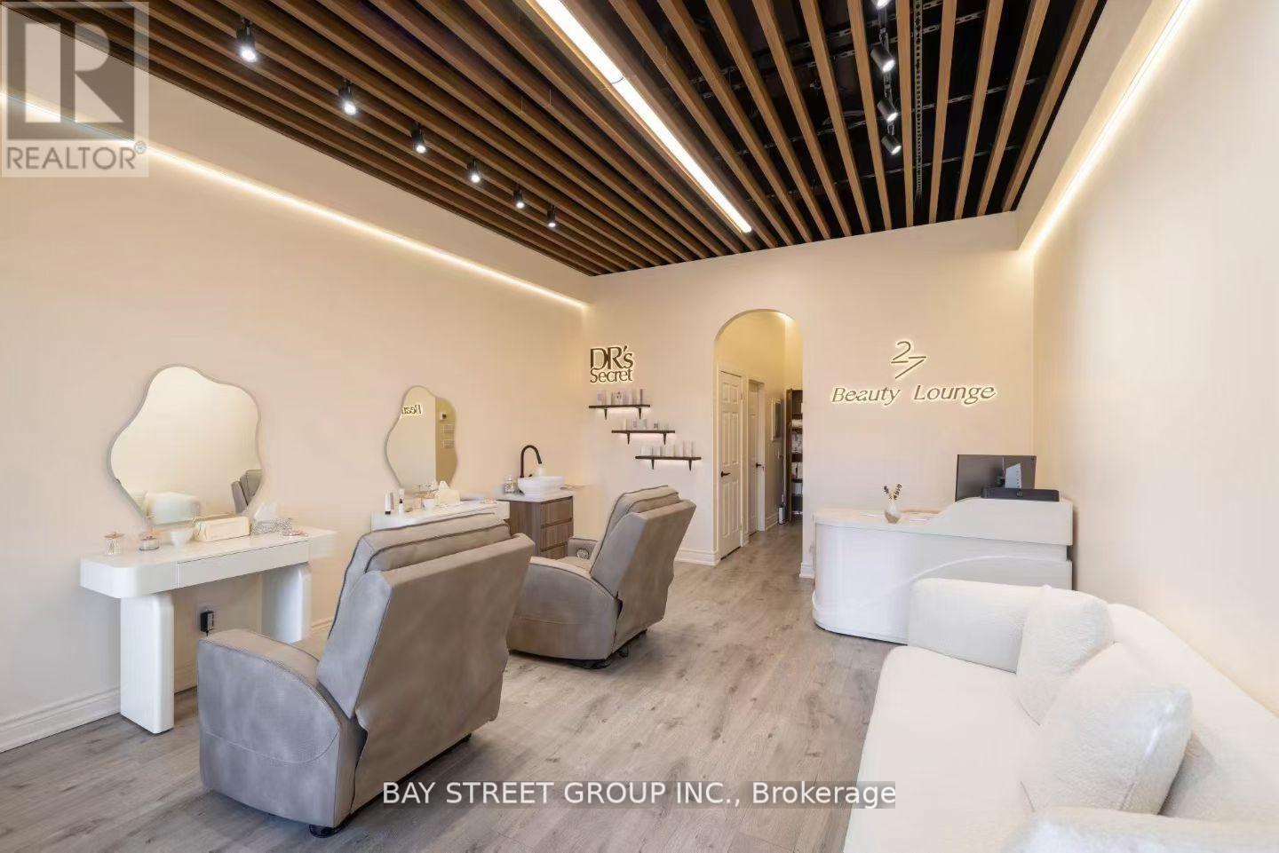 6 - 7181 YONGE STREET