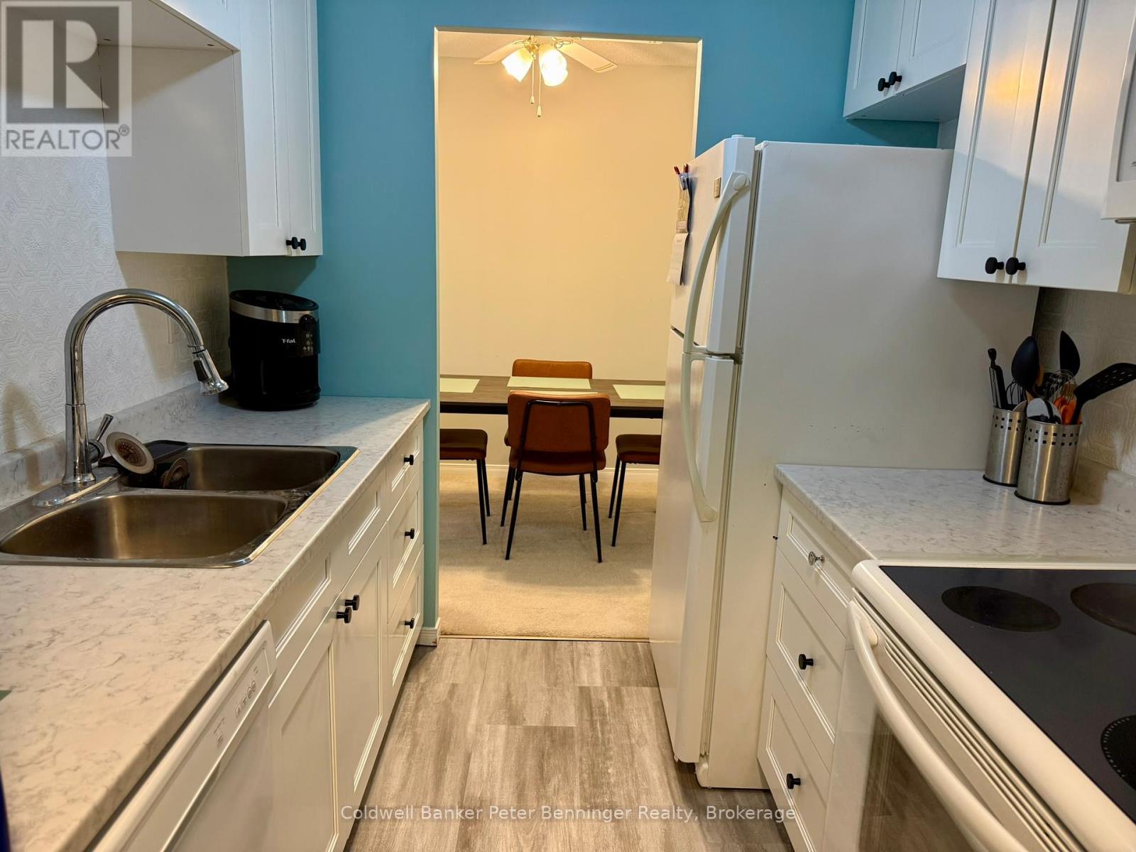 301 - 5 VALLEYSIDE DRIVE