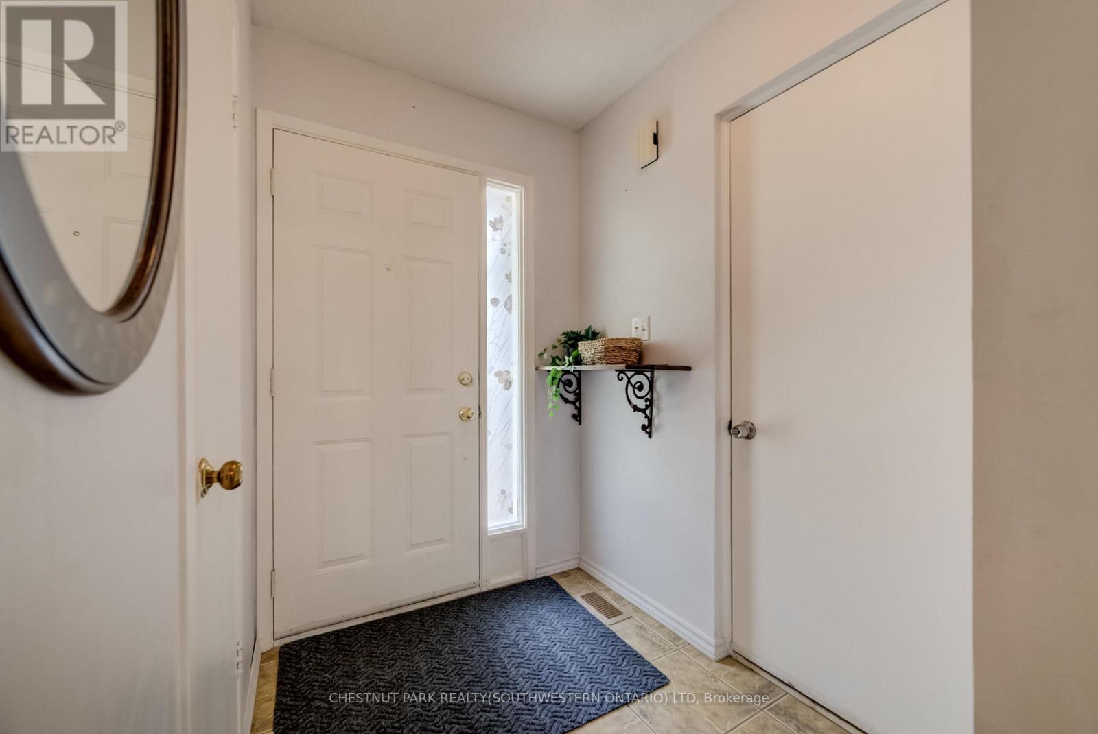 11 - 210 HIGHLAND CRESCENT