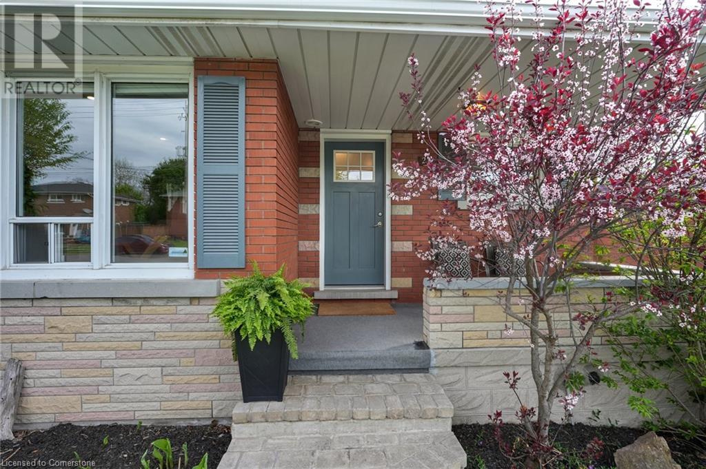 211 CONNAUGHT Street