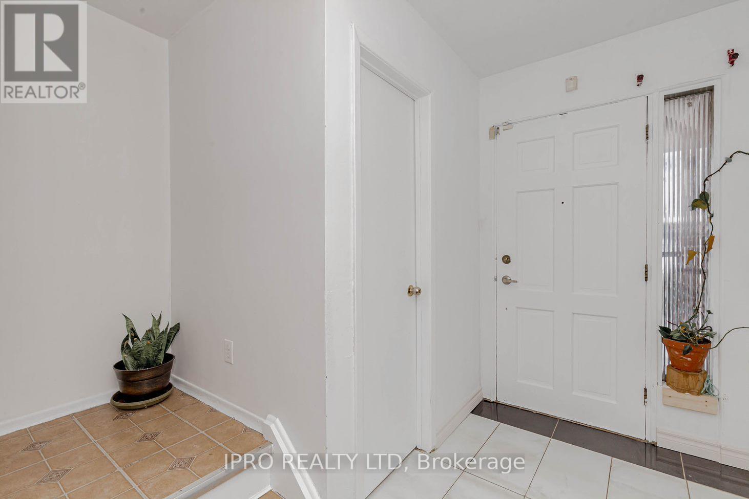 UNIT 1 - 7406 DARCEL AVENUE E