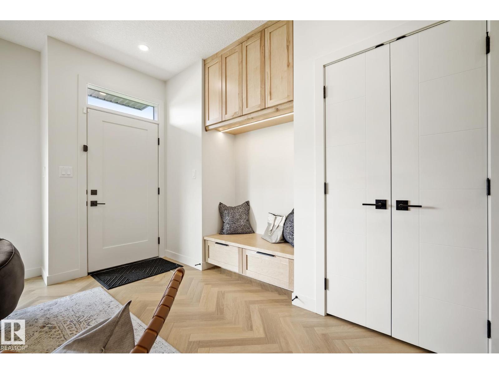 8803 STRATHEARN DR NW