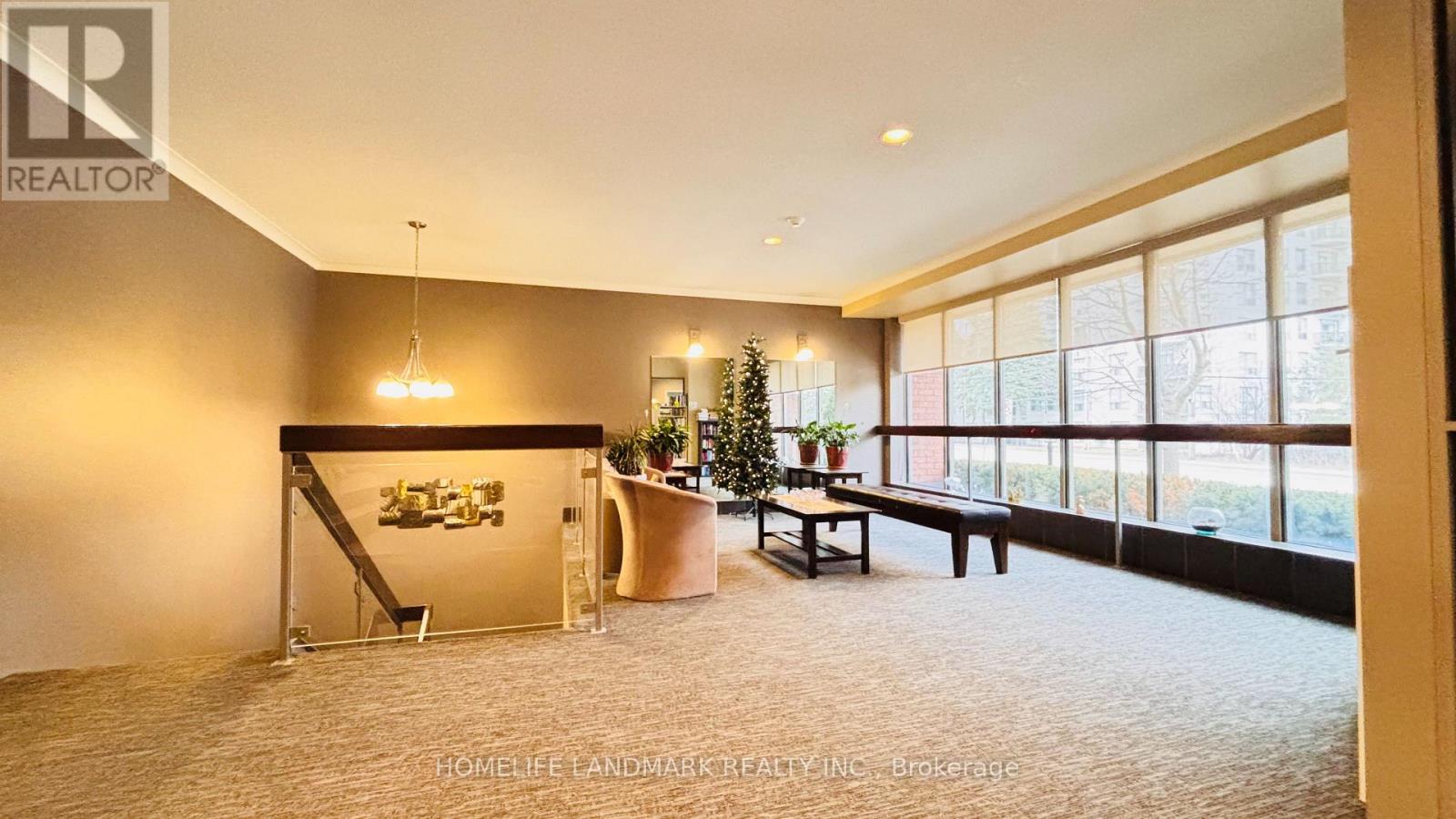 #207 - 300 KEATS WAY