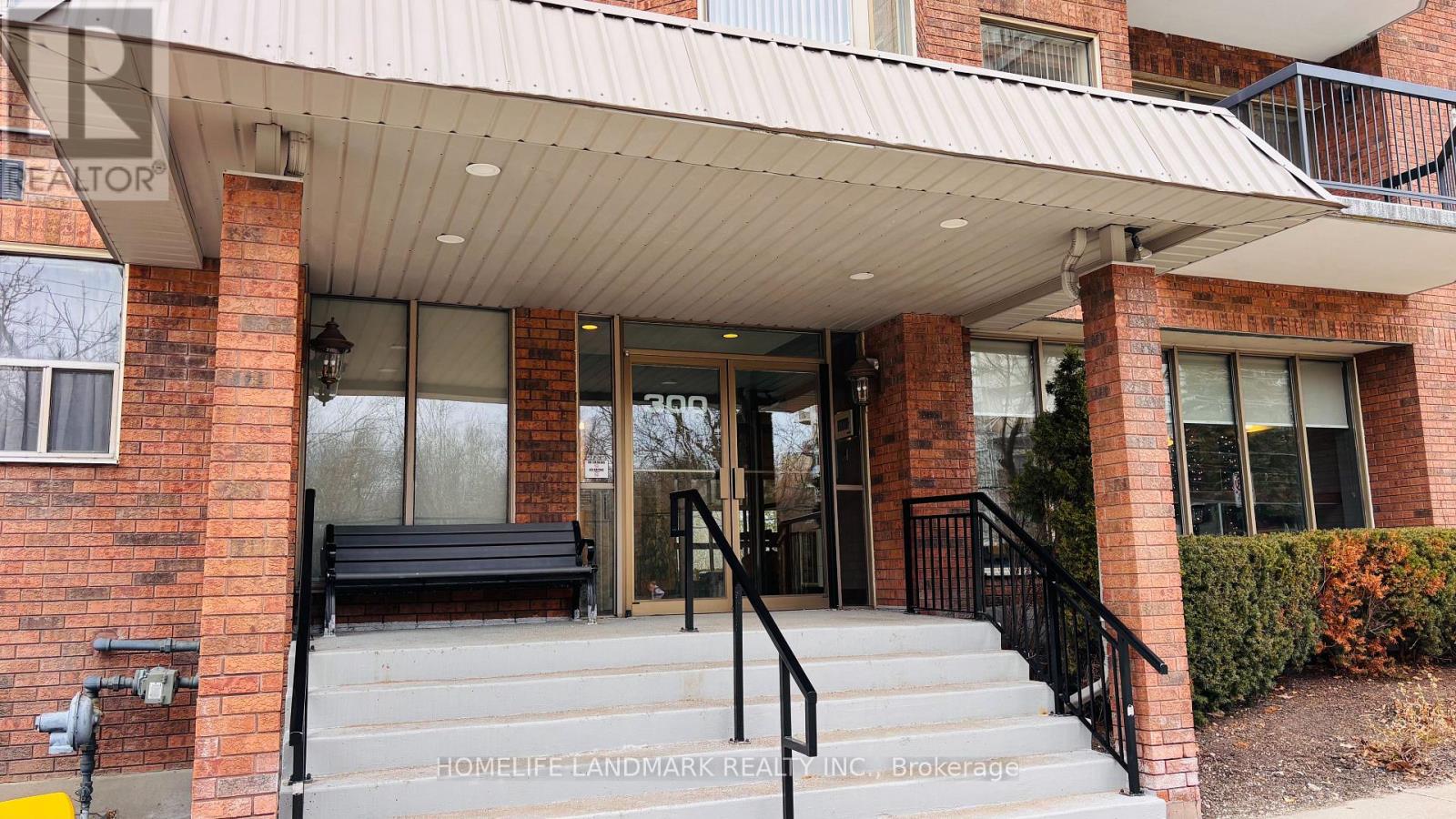 #207 - 300 KEATS WAY
