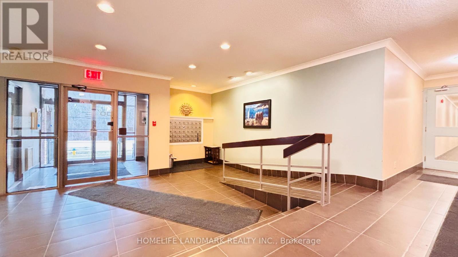 #207 - 300 KEATS WAY