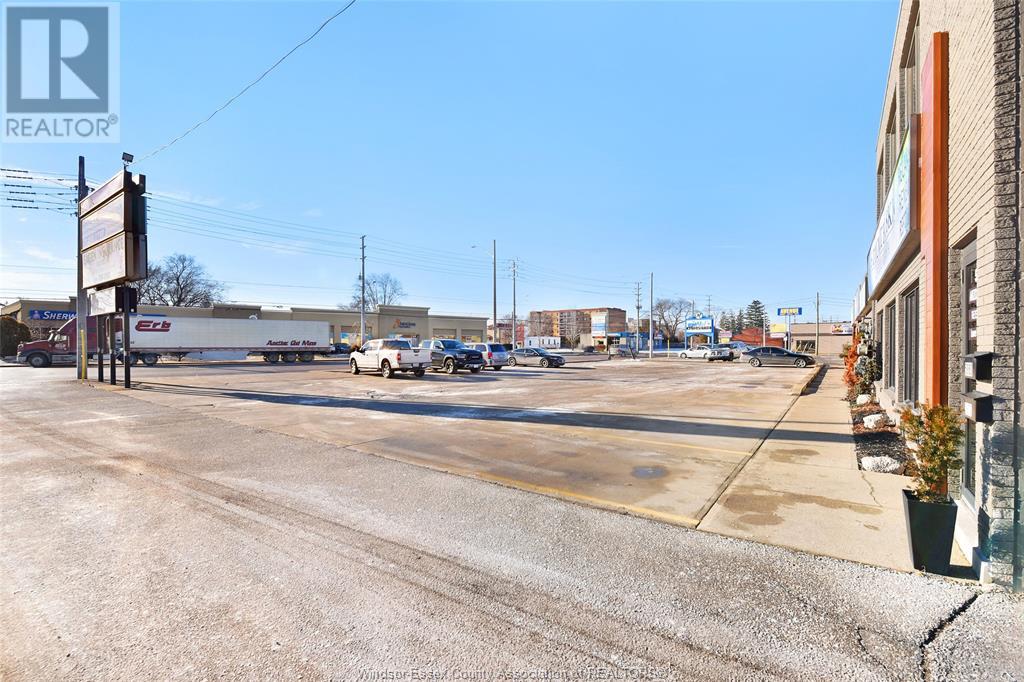 5950-80 TECUMSEH ROAD East Unit# 6