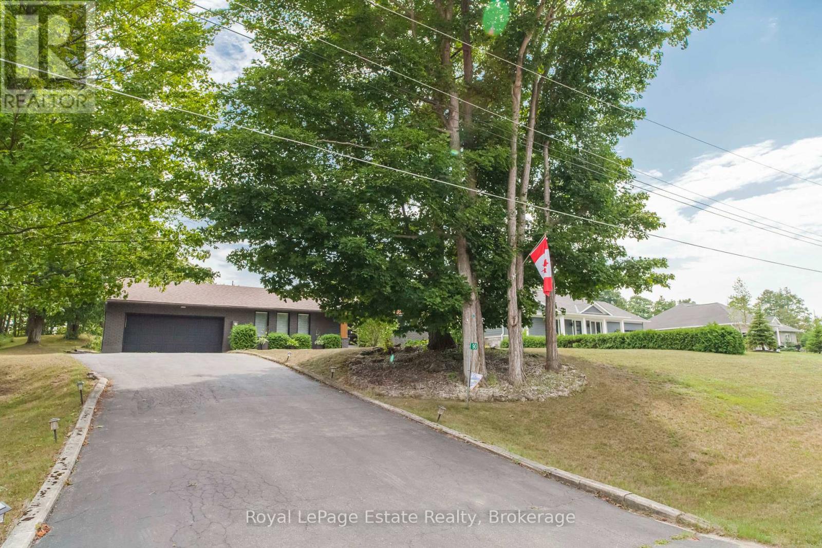 90 CARSON LAKE CRESCENT