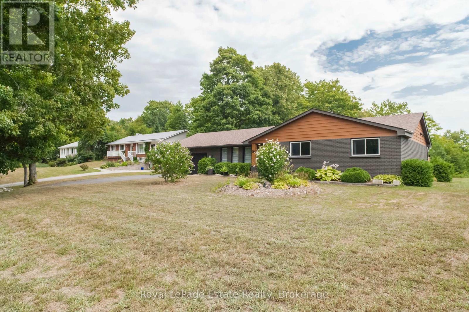 90 CARSON LAKE CRESCENT