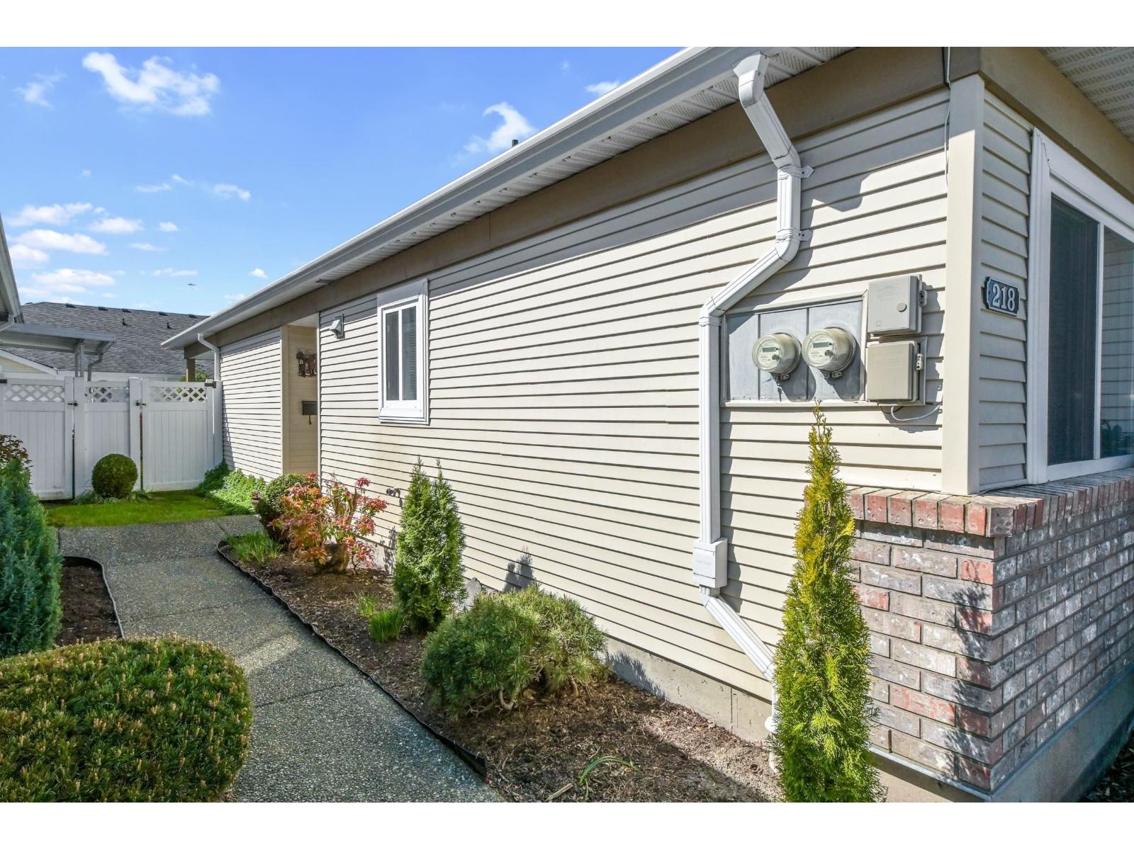218 8485 YOUNG ROAD|Chilliwack Proper South