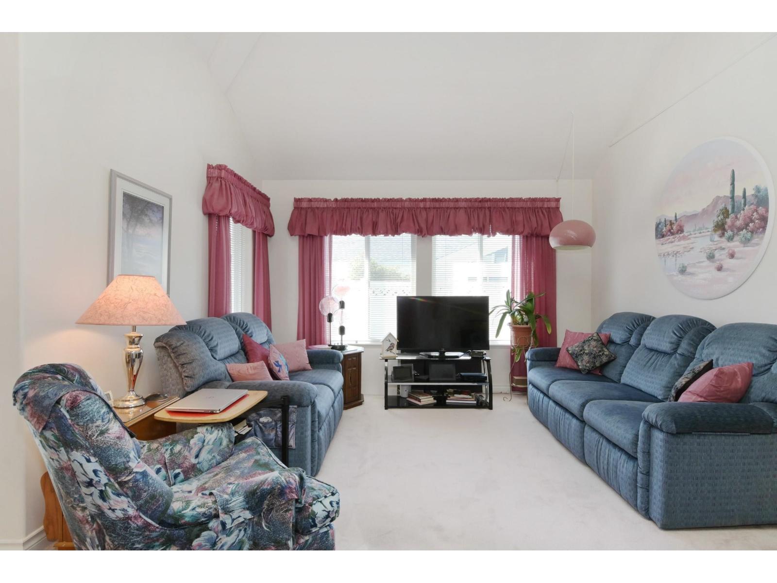 218 8485 YOUNG ROAD|Chilliwack Proper South