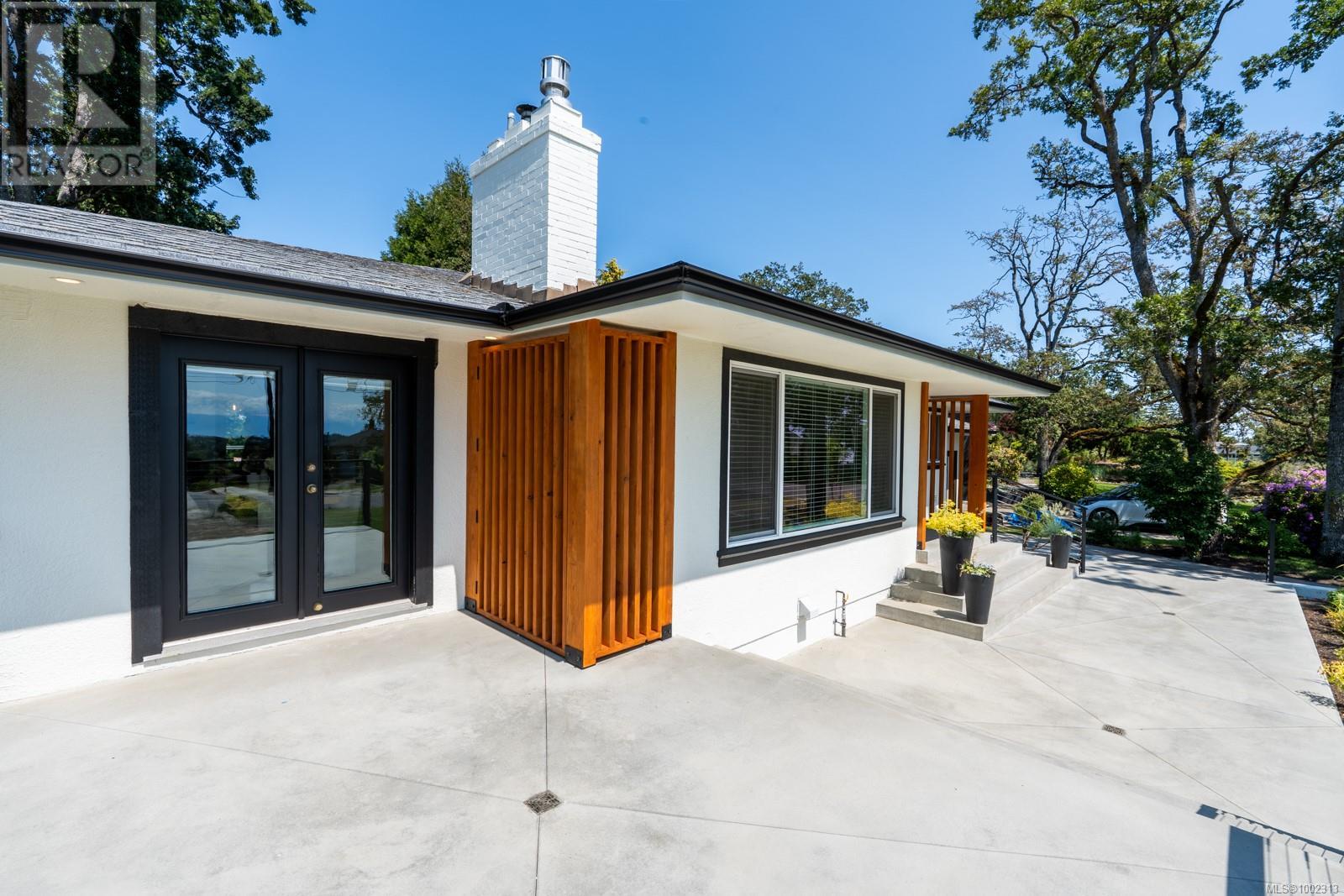 2126 Lansdowne Rd