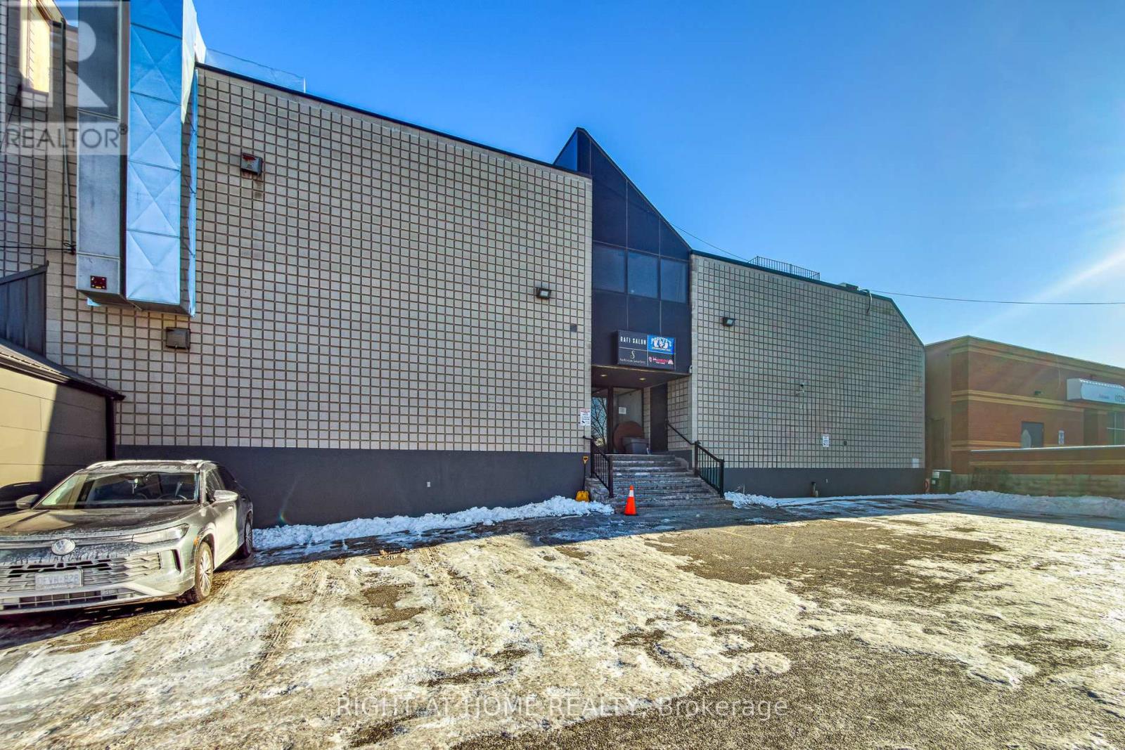 1 - 3350 DUFFERIN STREET