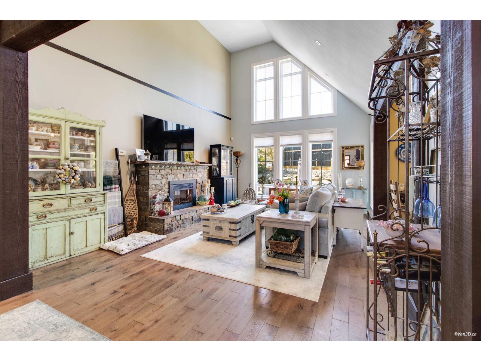 15 1911 WOODSIDE BOULEVARD|Mt Woodside