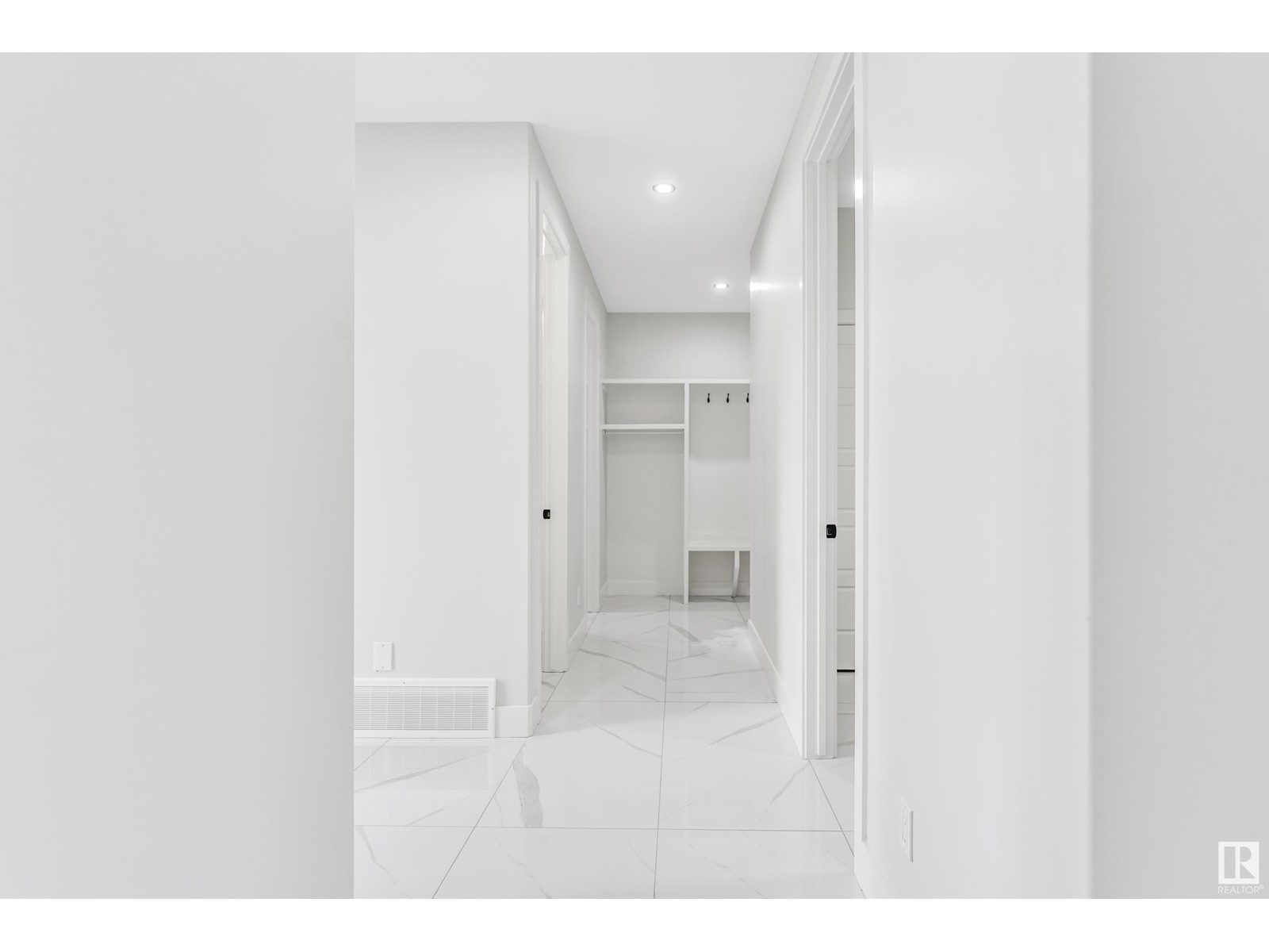 3523 42 Ave