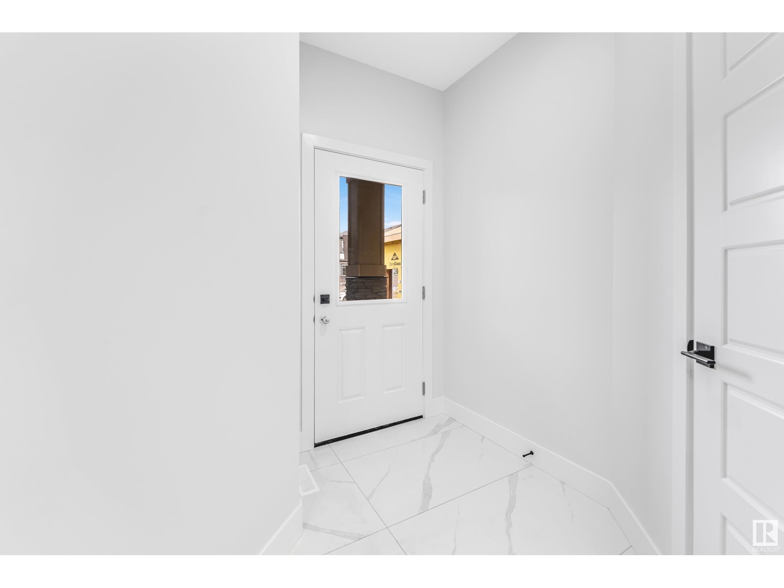 3523 42 Ave