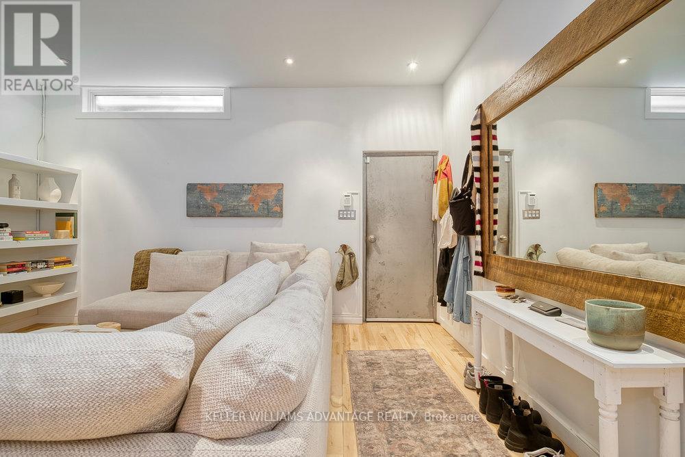 104 OSSINGTON AVENUE