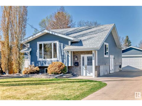 61 WOODBINE RD Sherwood Park AB T8A4A7