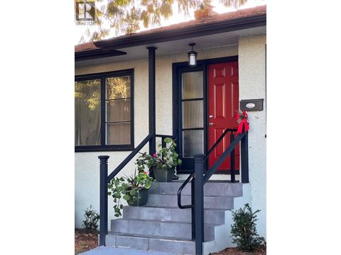 515 W QUEENS ROAD North Vancouver BC V7N2K9