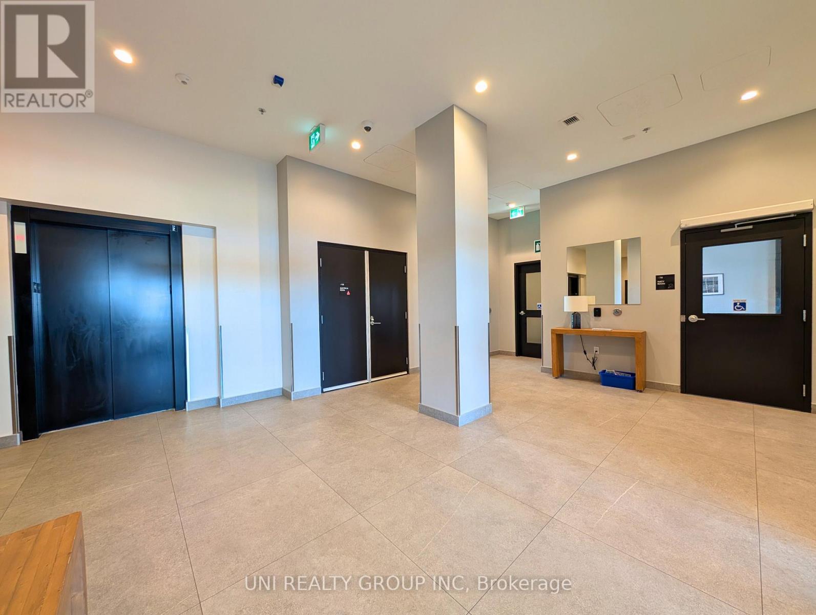 #601 - 1350 HEMLOCK ROAD