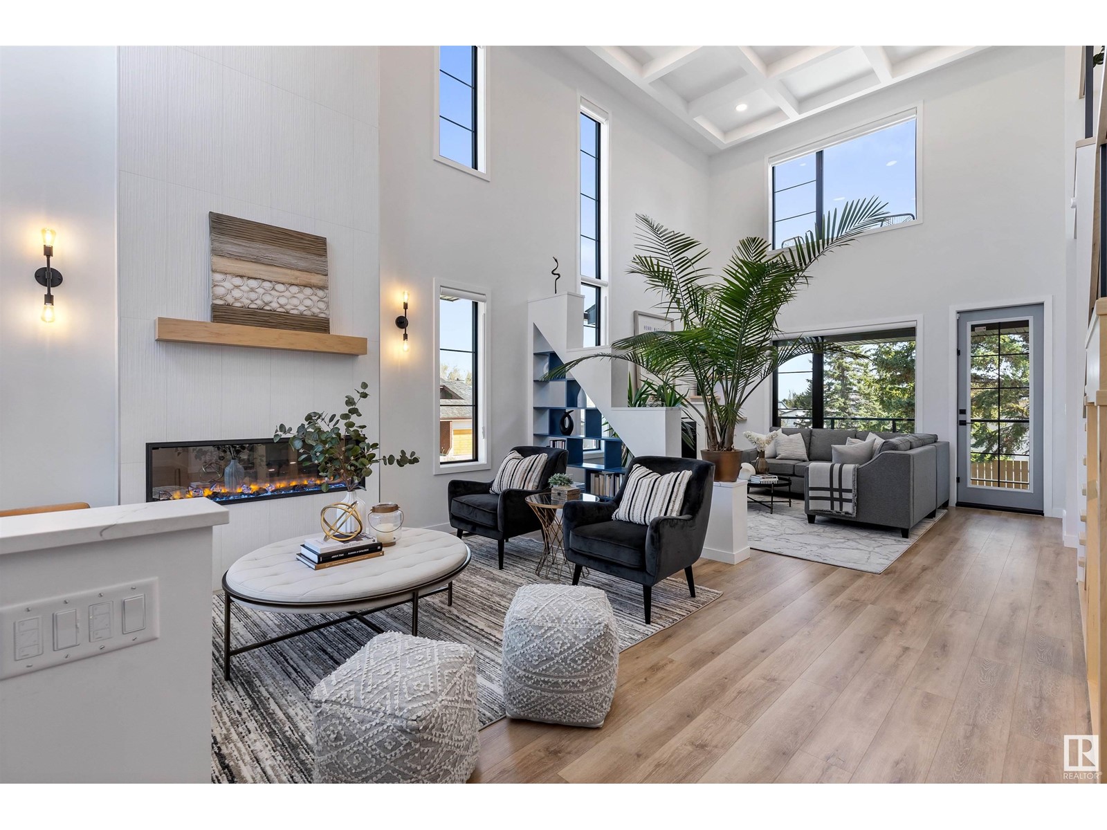 15107 42 AV NW
