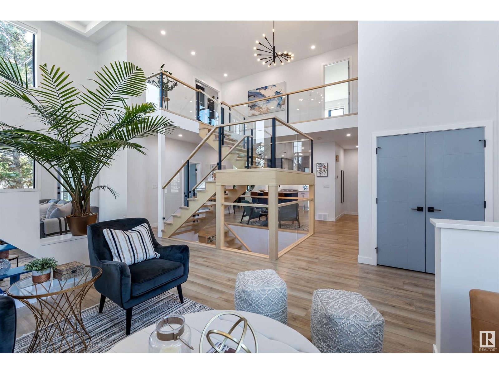 15107 42 AV NW