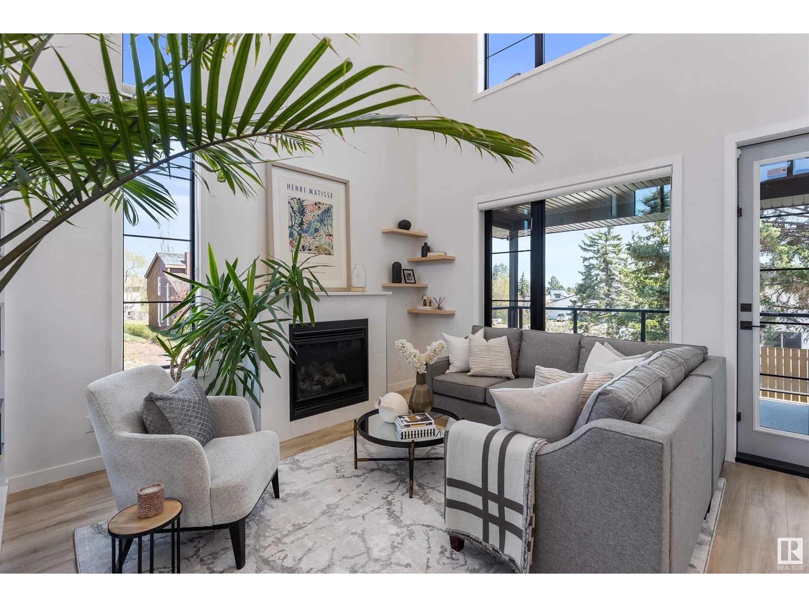 15107 42 AV NW
