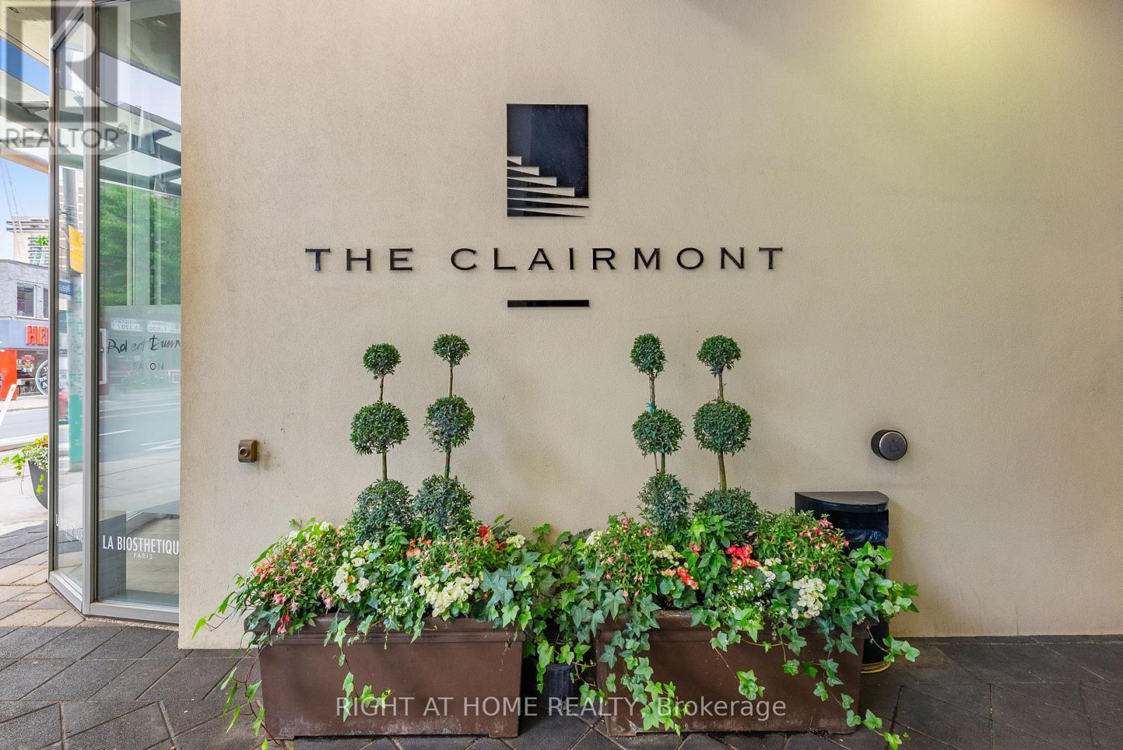 704 - 1430 YONGE STREET