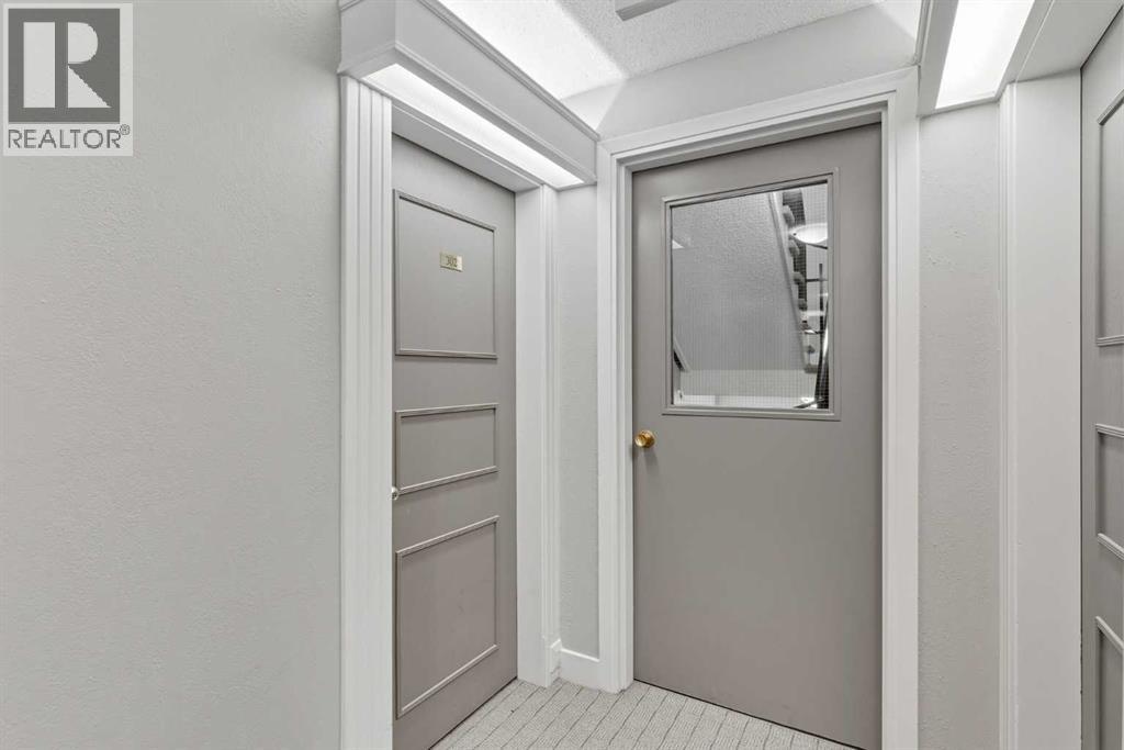 302A, 5601 Dalton Drive NW