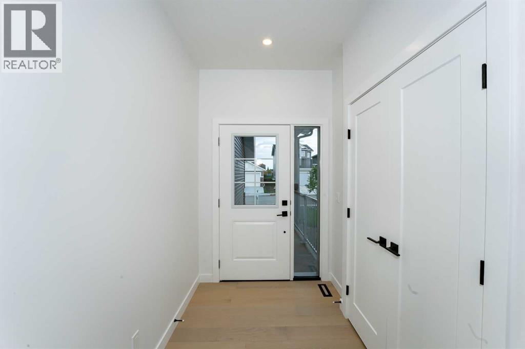 566 Rivercrest View