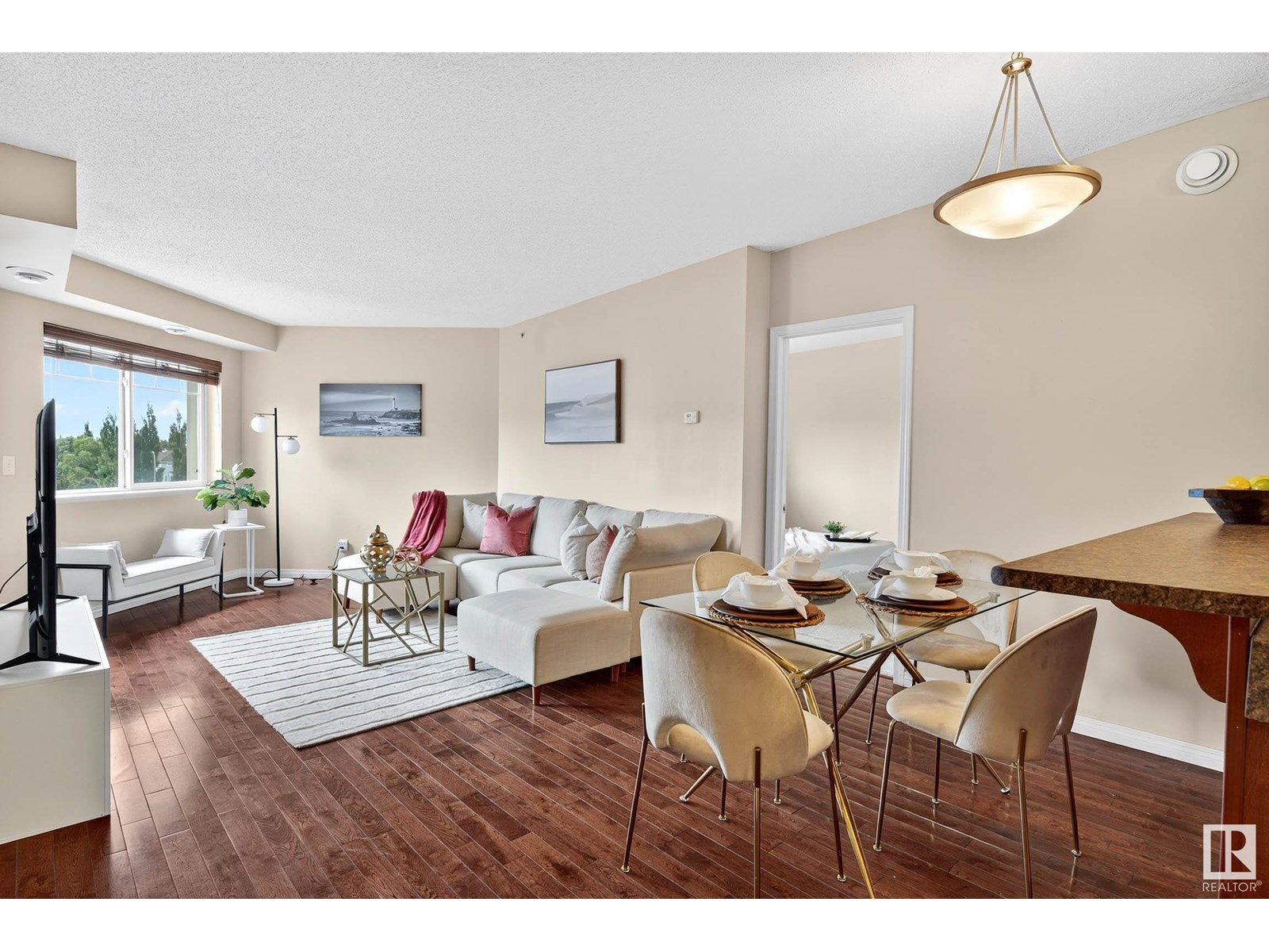 #401 6925 199 ST NW