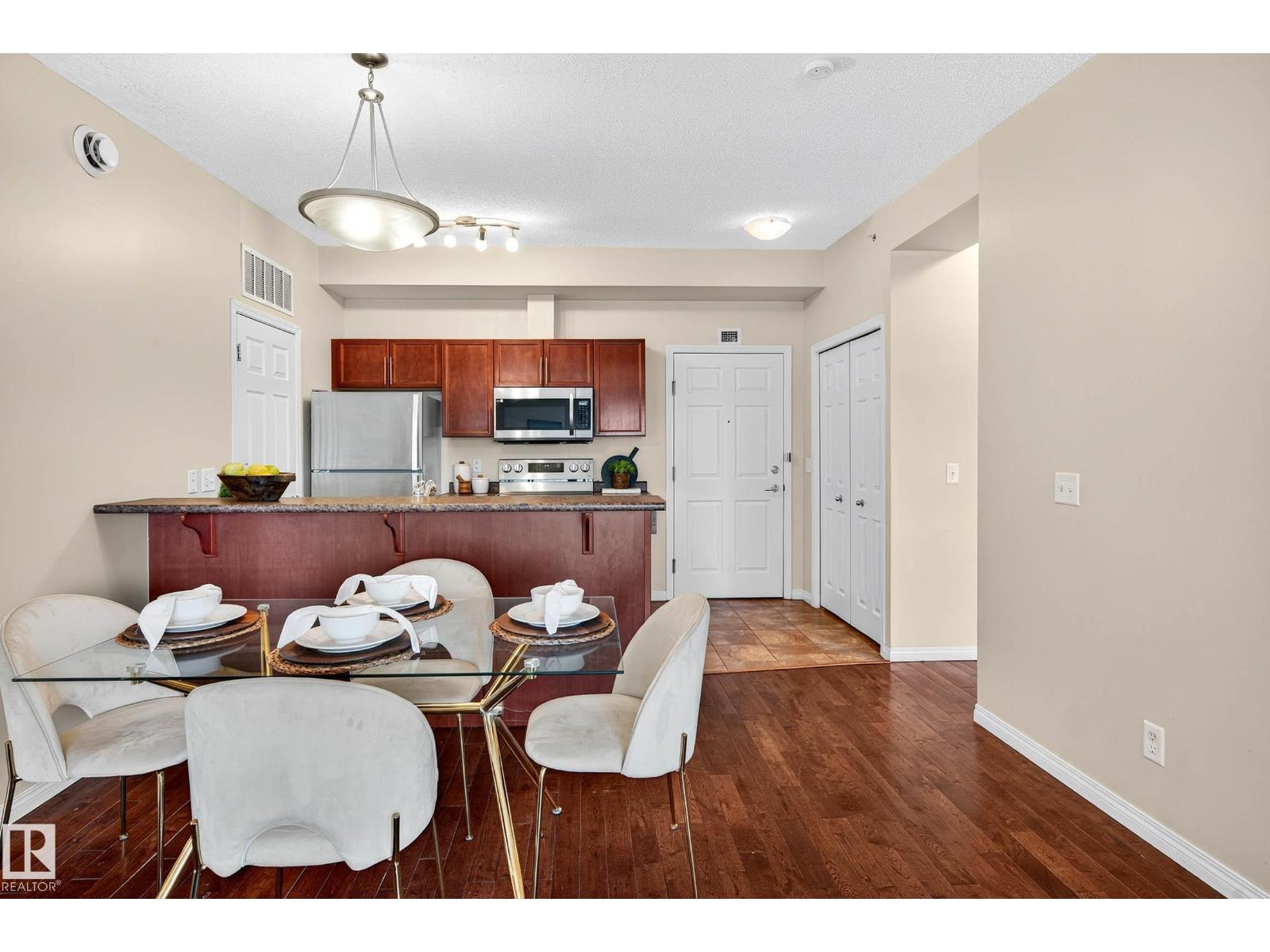 #401 6925 199 ST NW