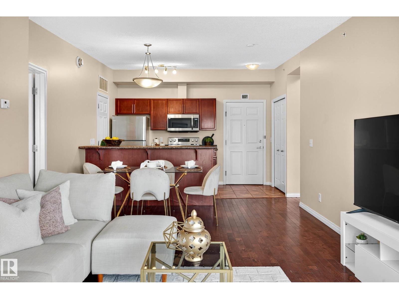 #401 6925 199 ST NW