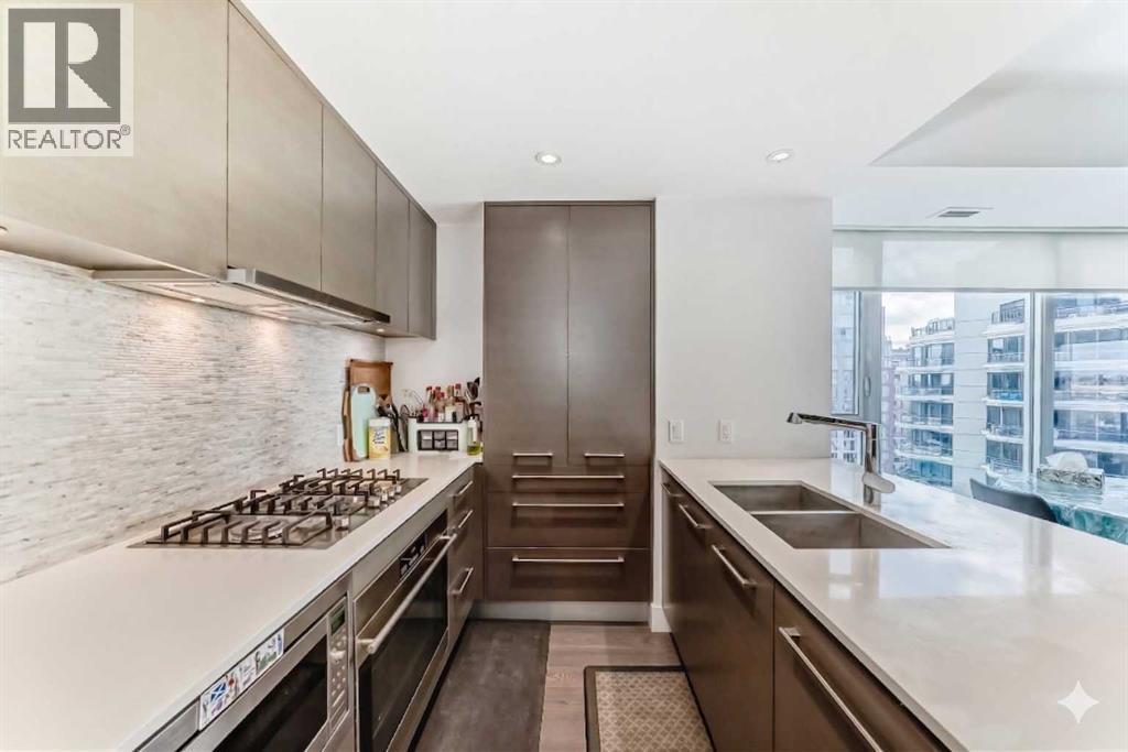 2001, 1025 5 Avenue SW