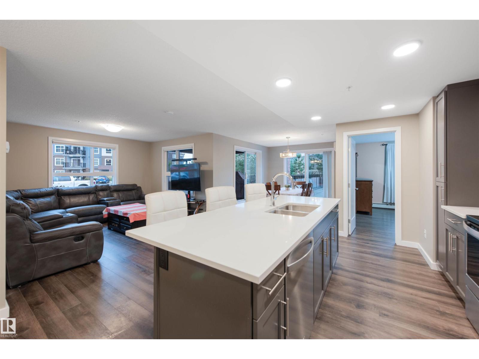 #121 5504 SCHONSEE DR NW