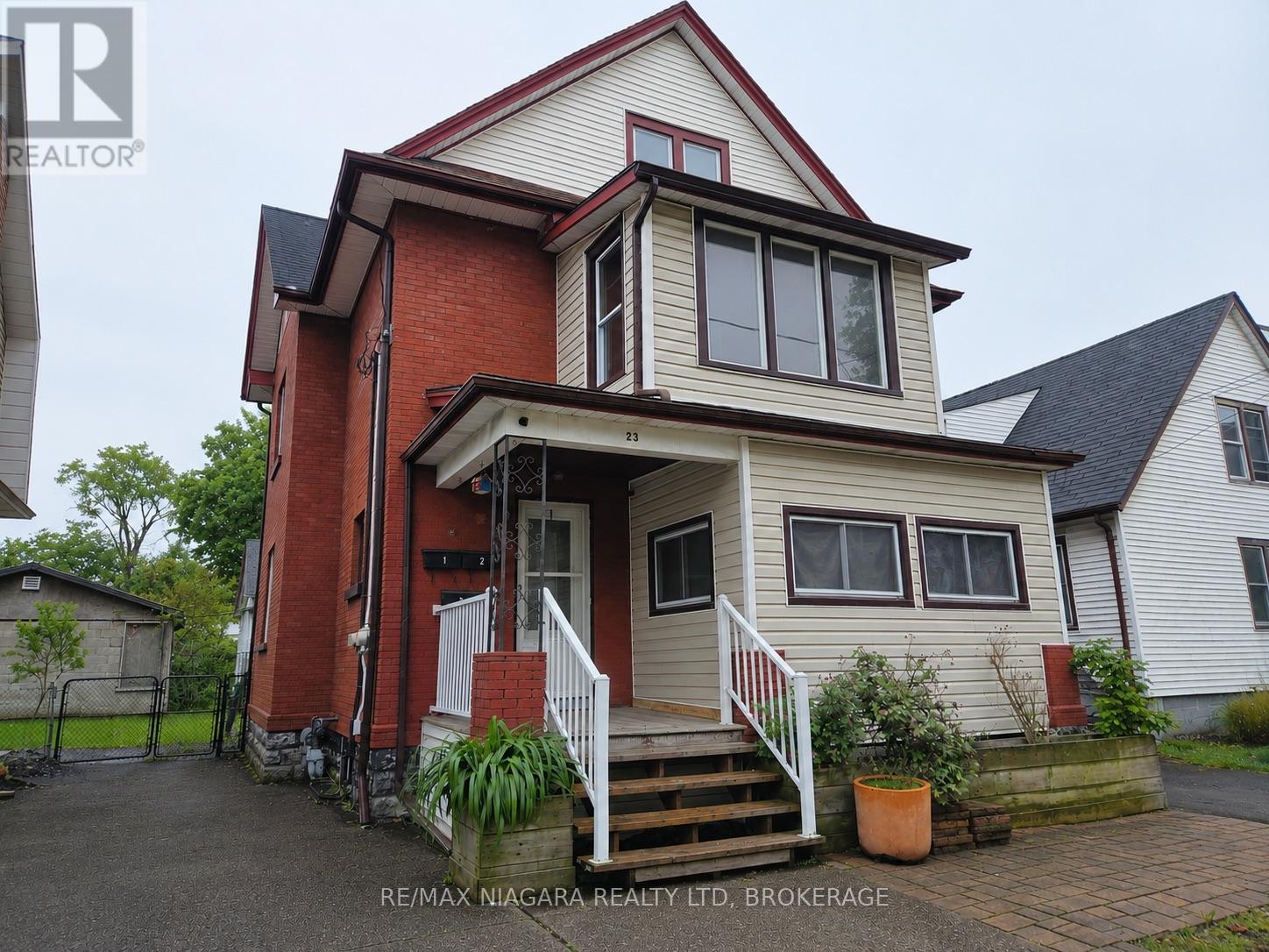 3 - 23 AVENUE PLACE