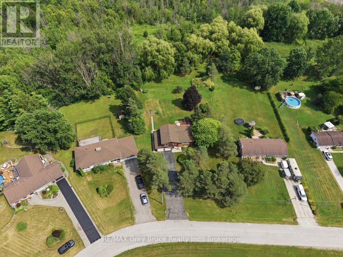 132 CLEARVIEW CRESCENT