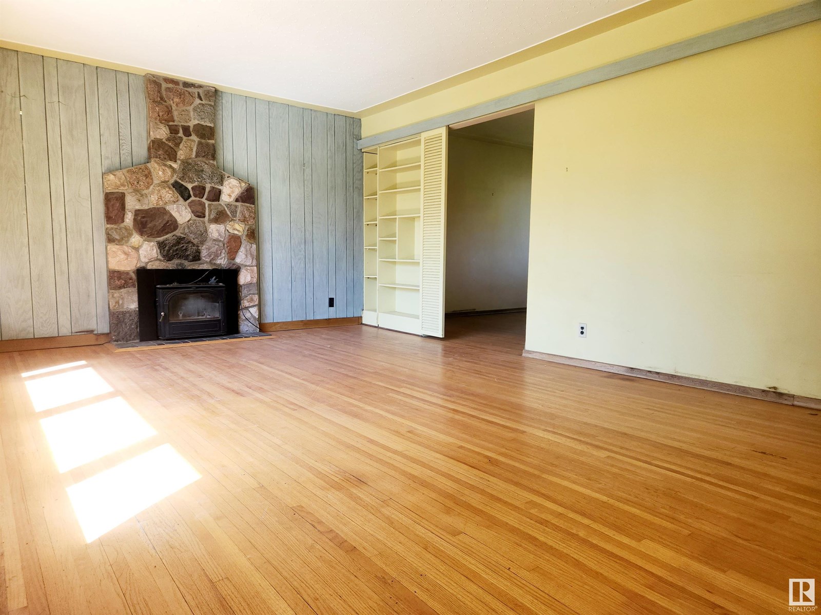 11614 71 AV NW