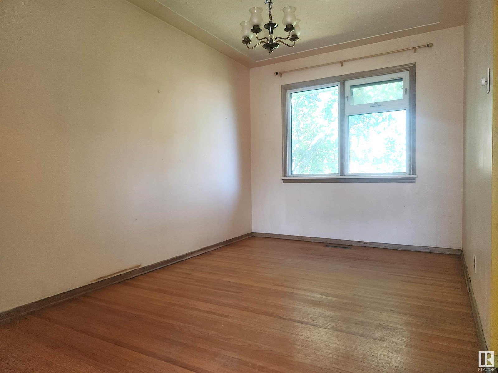 11614 71 AV NW