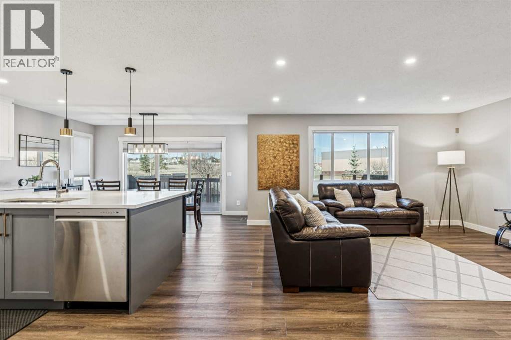 153 Panamount Close NW