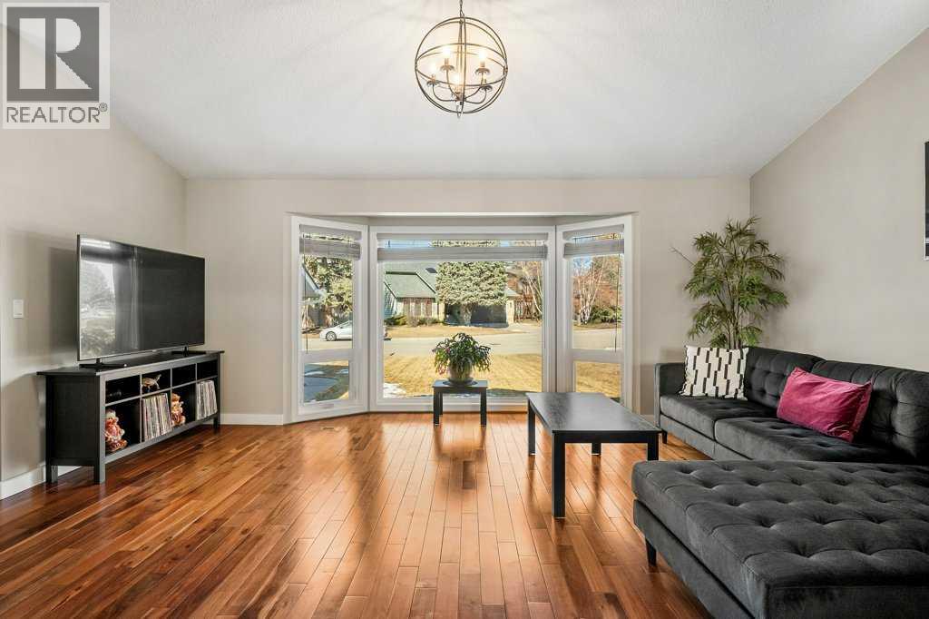 44 Deerbrook Crescent SE