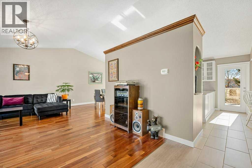 44 Deerbrook Crescent SE