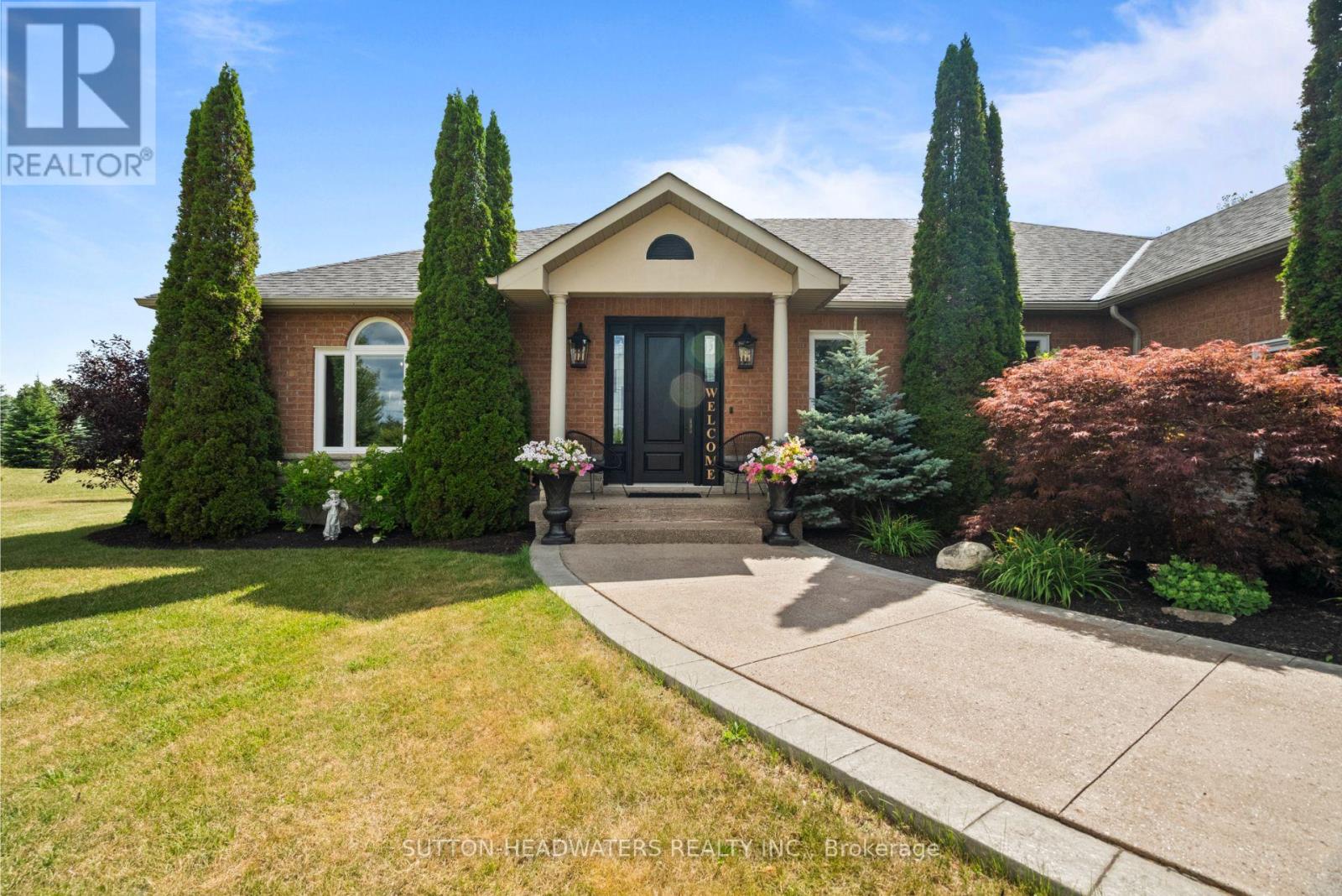 63 BROOKHAVEN CRESCENT