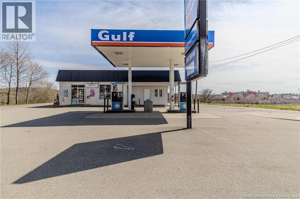 1506 Loch Lomond Road