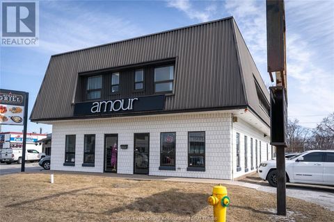 2594 HOWARD AVENUE Unit# UPPER SUITE 1 Windsor ON N8X3W5