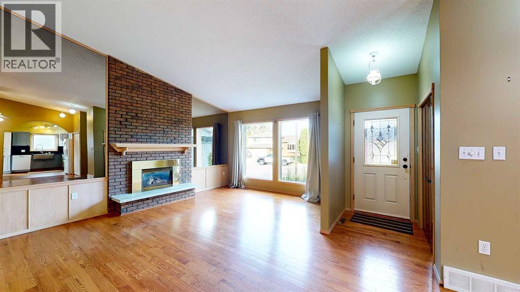 37 Buttercup Court SE