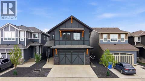 377 Magnolia Way SE Calgary AB T3M3S6