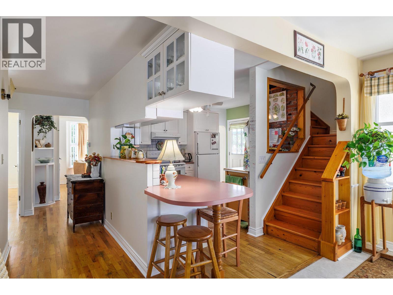 1419 Cherry Crescent W