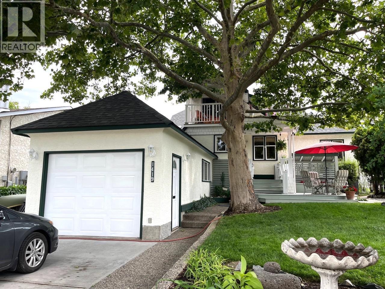 1419 Cherry Crescent W